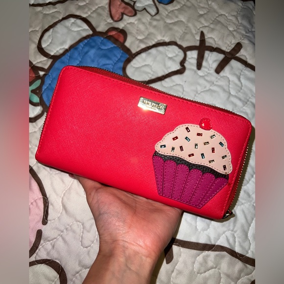 Kate Spade cupcake neda wallet used - Picture 1 of 7